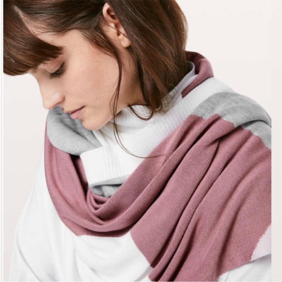 Lululemon Hatha Wrap - Picture 3 of 6